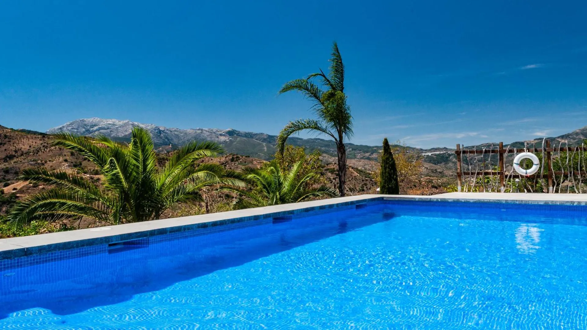 Nido Aguila Blanca Aparthotel Guaro Spain